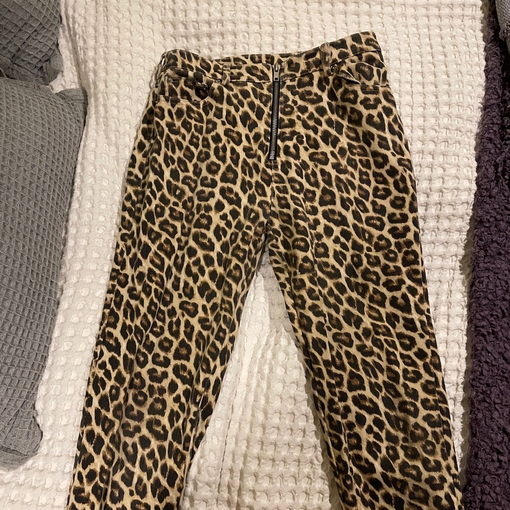 Leopard print pants!!